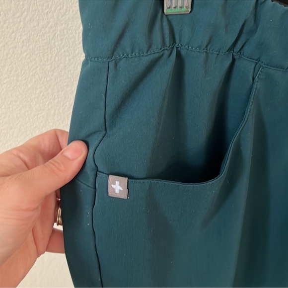 Figs Scrub Set - Picture 4 of 12